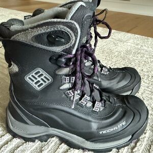 Columbia Black and Gray Techlite Hiking Boots  Boots WaterProof Omni Heat